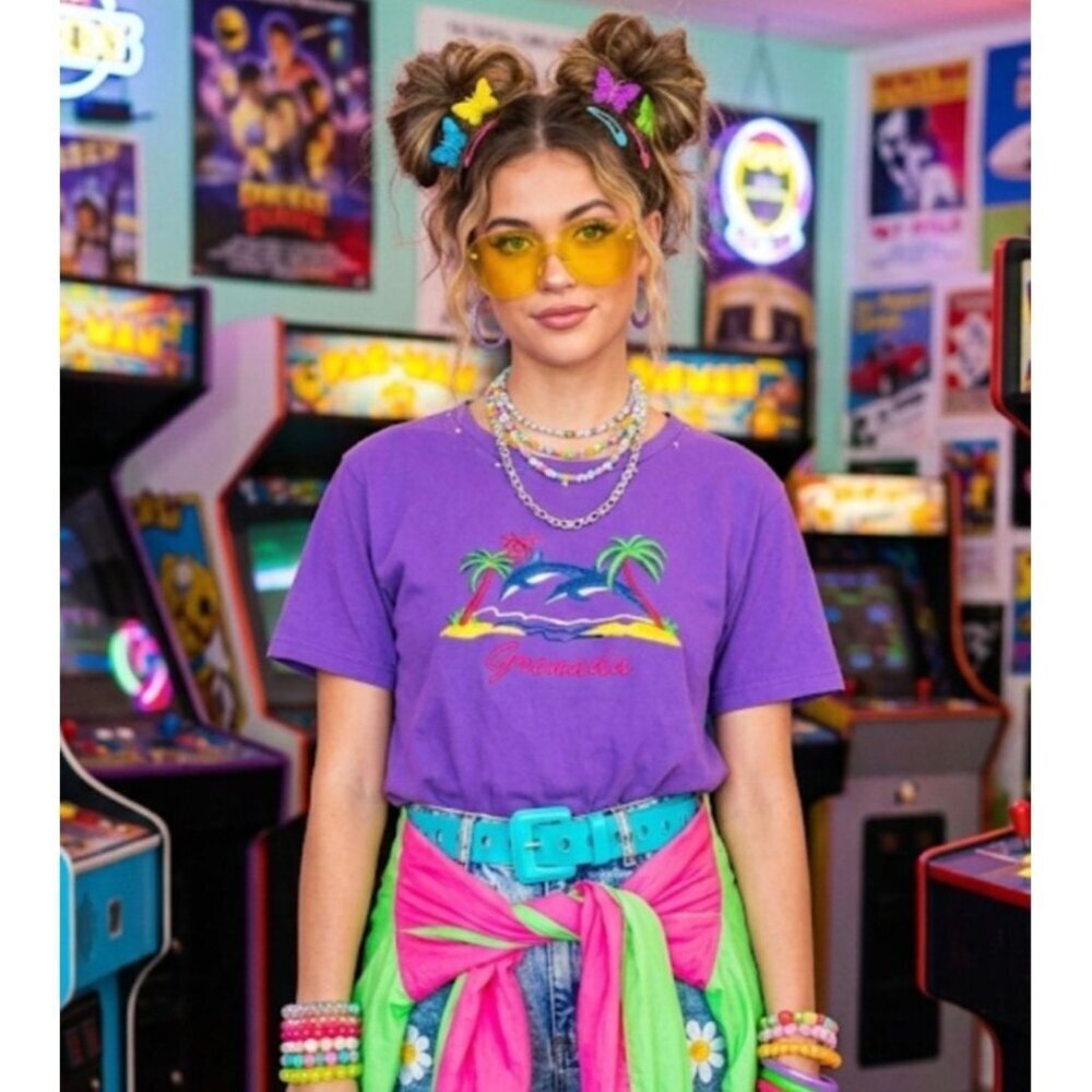 Retro 90s Style Purple Grenada Dolphin Embroidery T-shirt Small